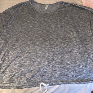 Long sleeve leisure top with drawstring detail